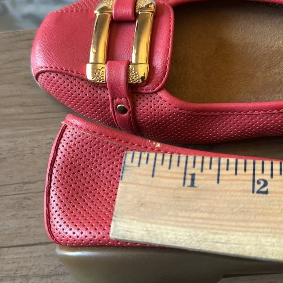 AEROSOLES SalmonFlats with Gold Buckles Size 10M but flexible. - Picture 7 of 7